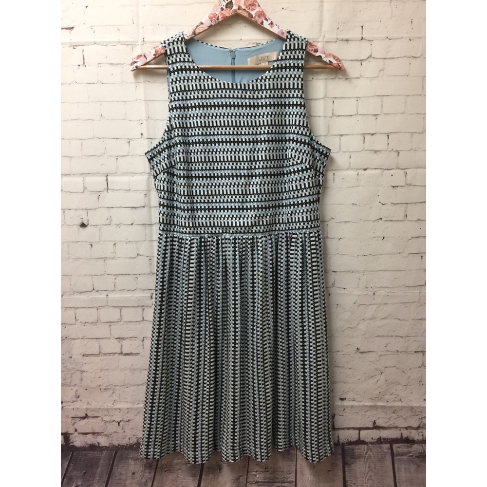 Ann Taylor LOFT Women’s Size M Sleeveless Dress